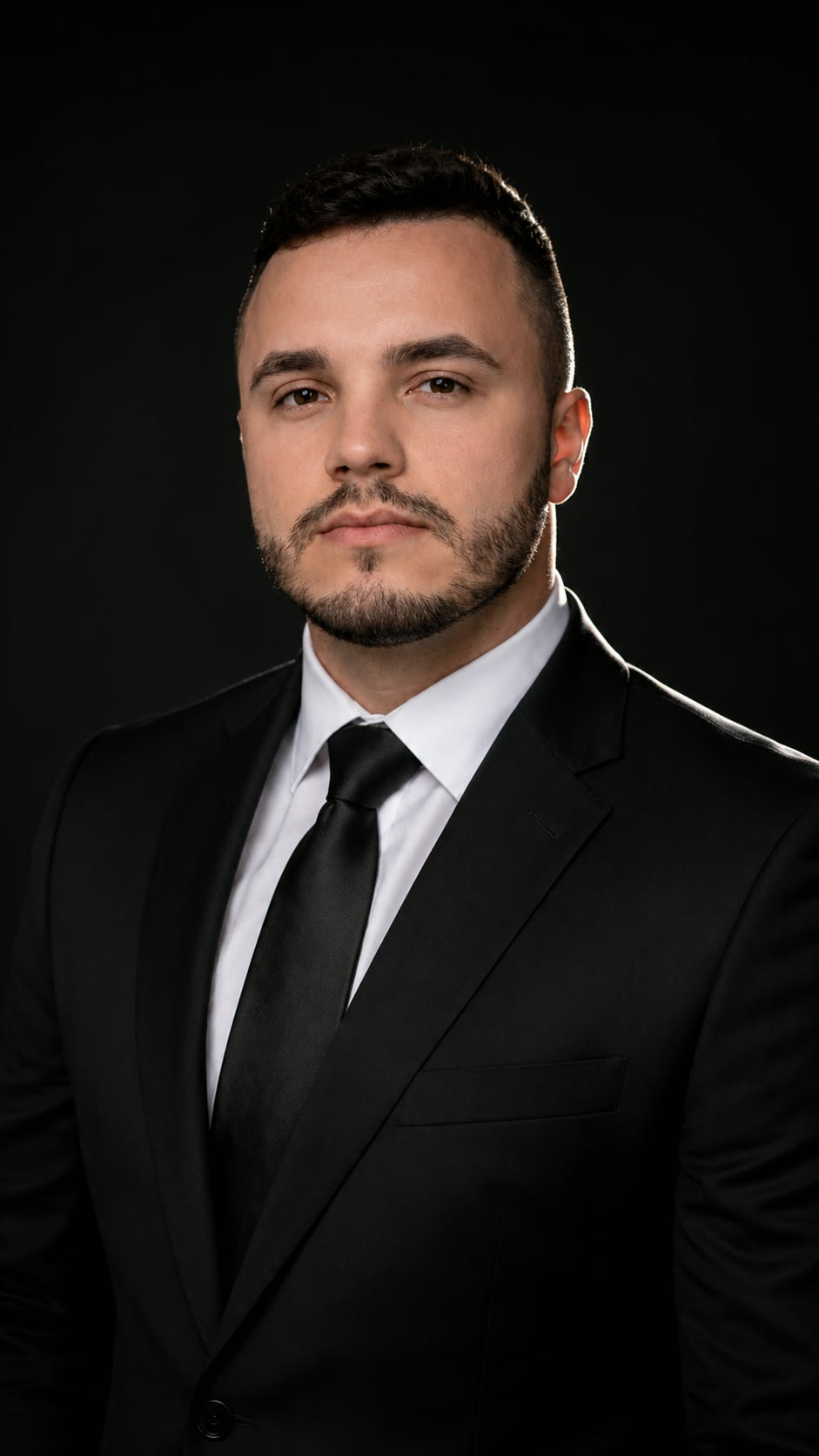 Retrato profissional de Luiz Rodrigues, advogado previdenciarista